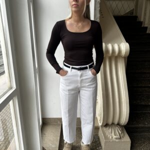 stilingi mom fit klasikiniai džinsai