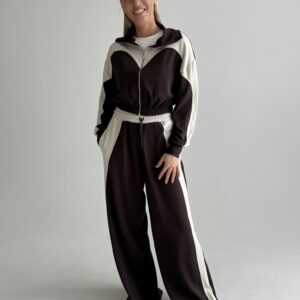 Laisvalaikio kostiumėlis “Nela”